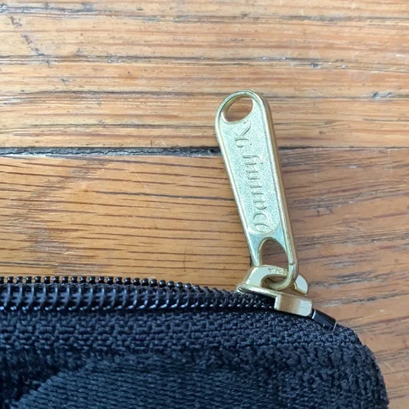 👜 Danny K of Beverly Hills brown/black fabric purse with adjustable strap. - Picture 6 of 11